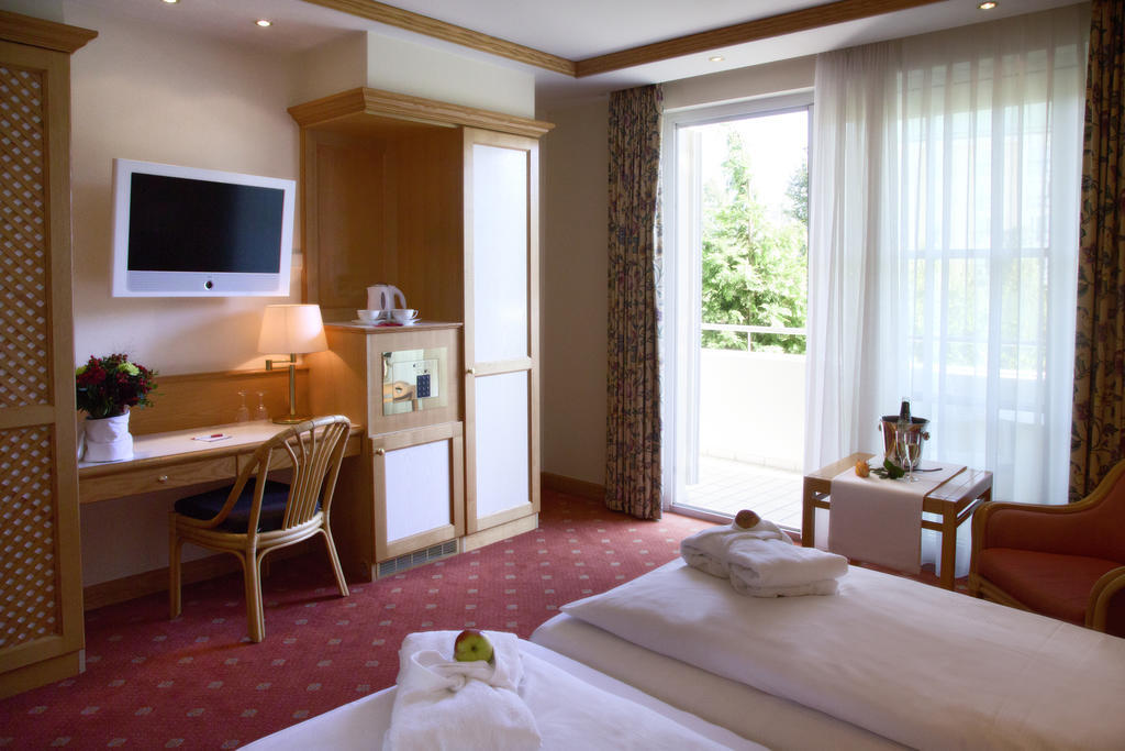Thermenhotel Quellenhof Бад-Фюссінг Екстер'єр фото
